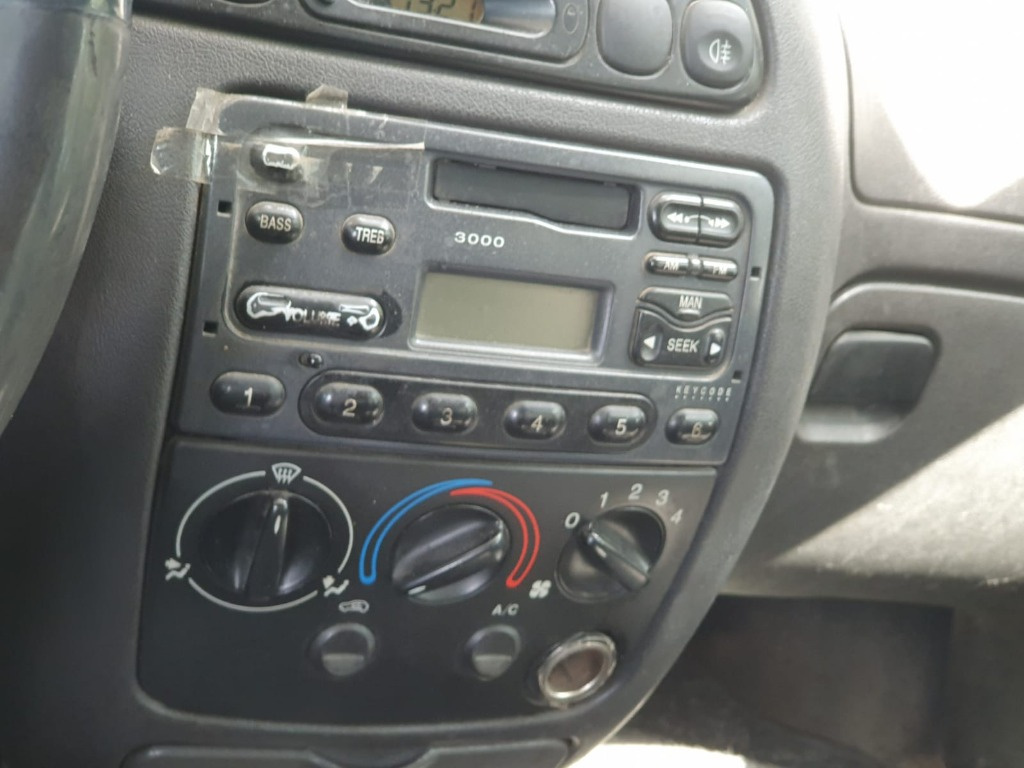 Aripa dreapta spate Ford Fiesta 4 2001 hatchback 1.3 i