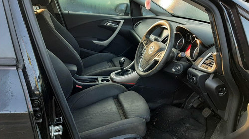 Broasca usa stanga spate Opel Astra J 2010 Hatchback 1.3 CDTI
