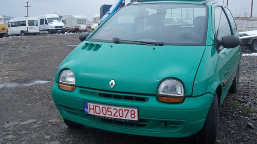 dezmembram Renault Twingo din 1996-1,2 benzina