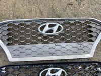 Grila radiator Hyundai Kona 2018 , 2019 , 2020 grila centrala bara fata cu emblema