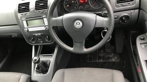 Radiator apa VW Golf 5 2008 hatchback 1.4 benzina